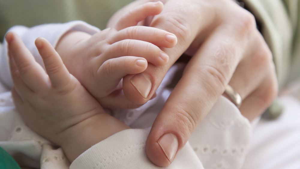 Családbarát fejlesztések a bajai kórházban: 51 millió forintból újul meg a szülészet