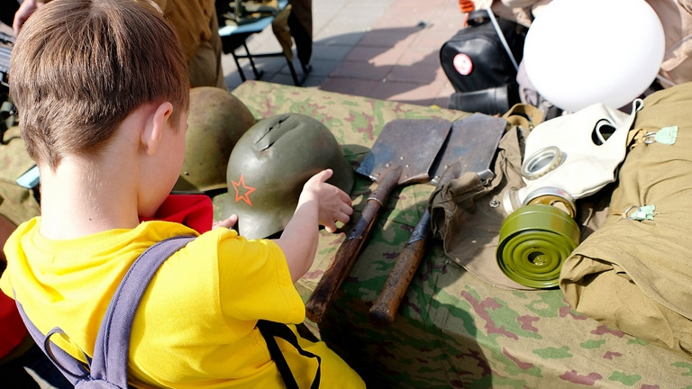 2200 magyar gyerek játszhat katonásdit idén nyáron