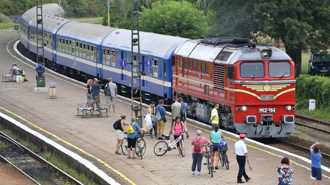 Bejelentést tett a vasút: meglepő dolog történt a MÁV-START balatoni járatain