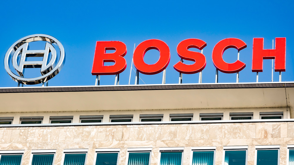 Koronavírus: részlegesen leáll a Bosch-gyár Hatvanban