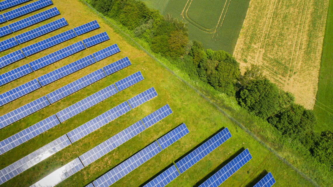 Hatalmas bővítésre készül a szolgáltató: negyvenöt napelemparkkal gazdagodik Magyarország