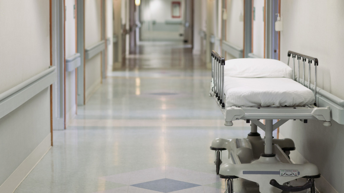 Gyászol a Heves megyei kórház: koronavírusban hunyt el az elismert főorvos
