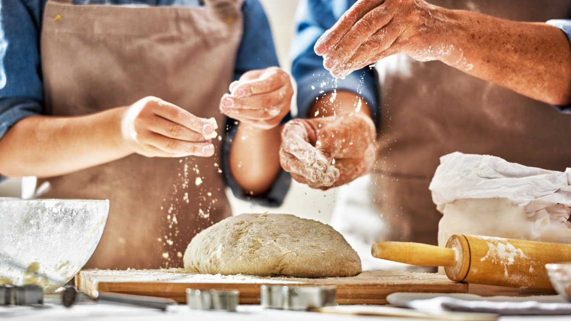 Ismét drágul a fontos konyhai alapanyag: mélyebben kell a zsebébe nyúlni annak, aki pékárut akar sütni