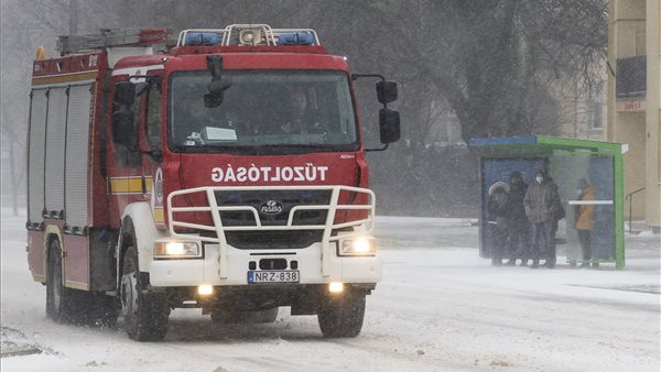 Tarol a tél és a szélvihar: több megye területére is narancs riasztást adtak ki