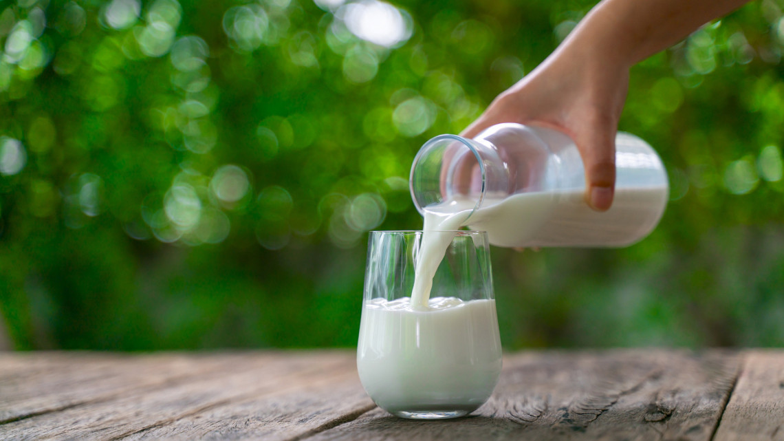 Filléres termék, mégis keveset iszunk belőle: mi a baj a magyar tejjel?