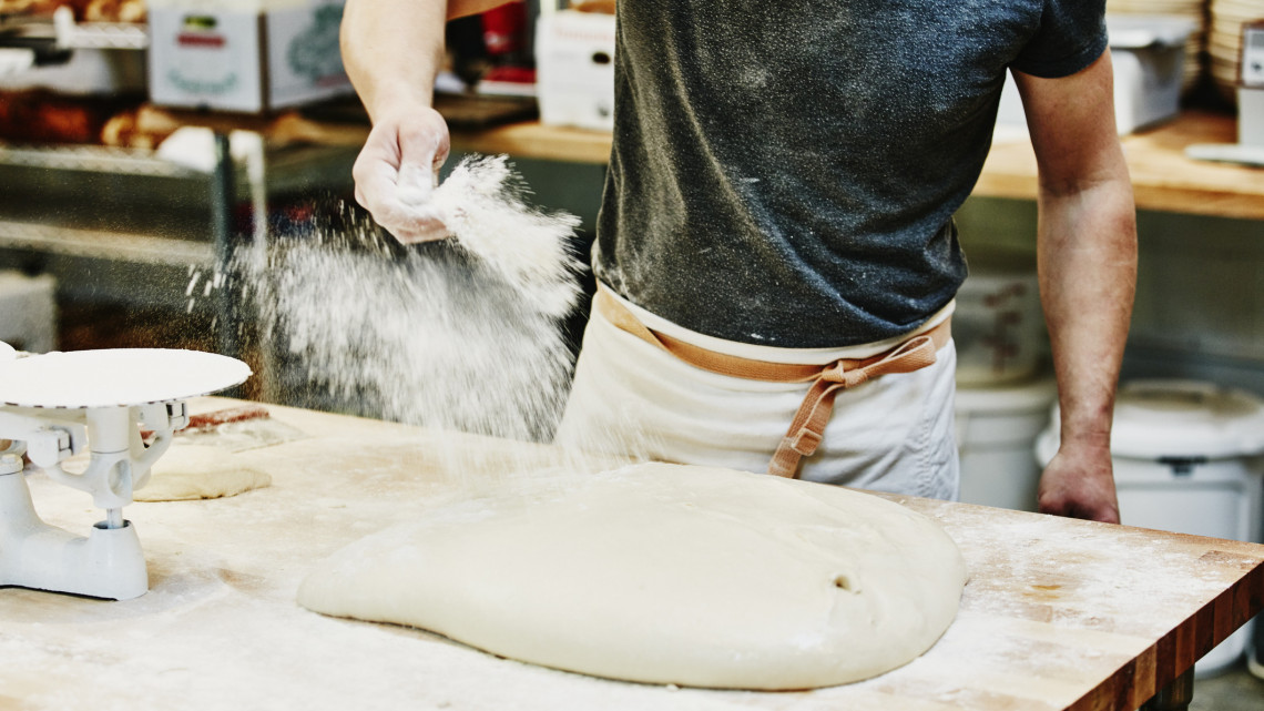 Újra divat kovászolni: ezek a sárvári fiatalok ősi praktikákkal sütik az extra finom kenyeret