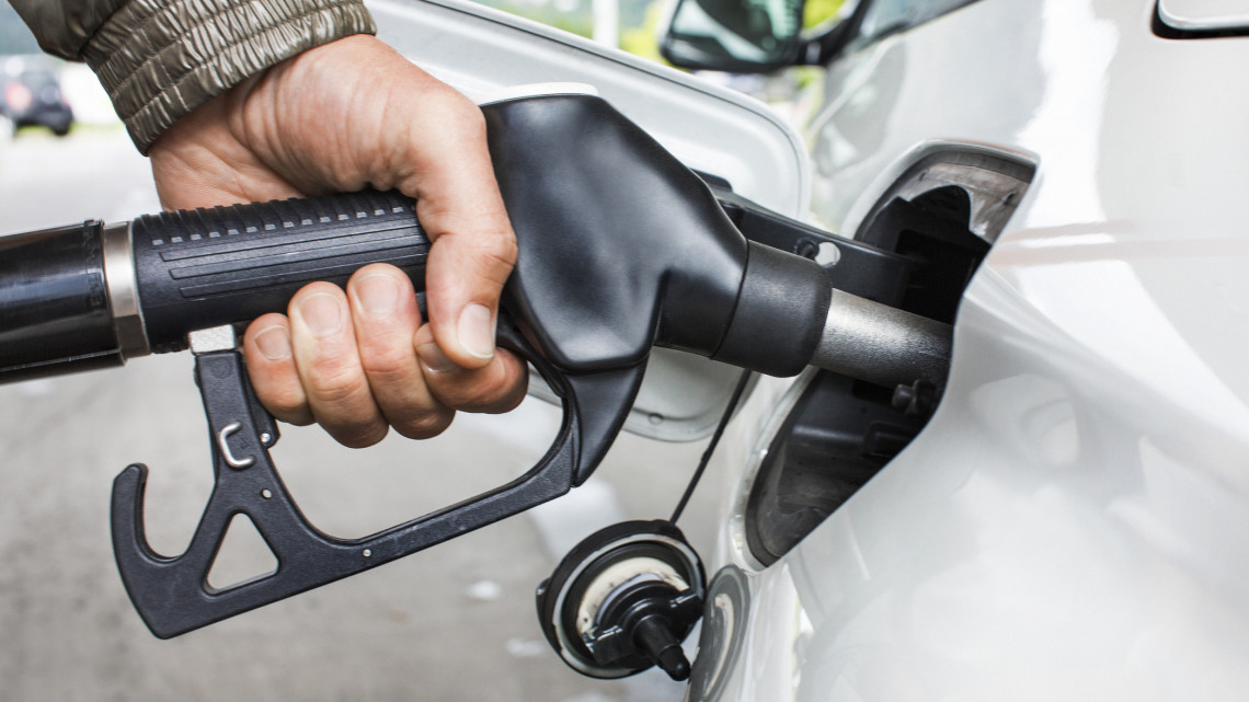 Nem jó hír a benzinkutakról: hiába a hatósági árak, így is lesz drágulás