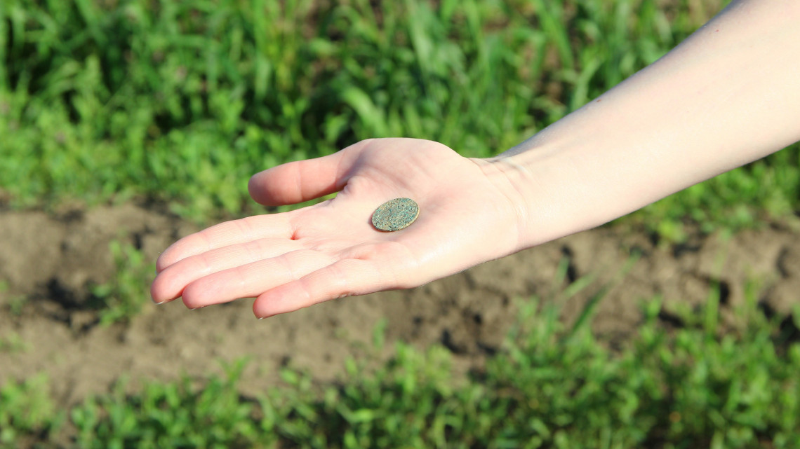 Különleges érmét találtak Somogyban: a 3. században verték az aranypénzt