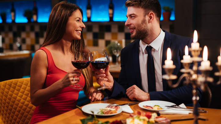 Ennyibe kerül egy Valentin-napi vacsora a vidéki éttermekben: jó biznisz a szerelem