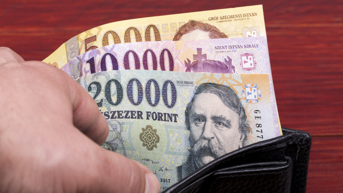 Ezt hozta a horror infláció: már alig jut a magyarok asztalára, de máson is spórolnak