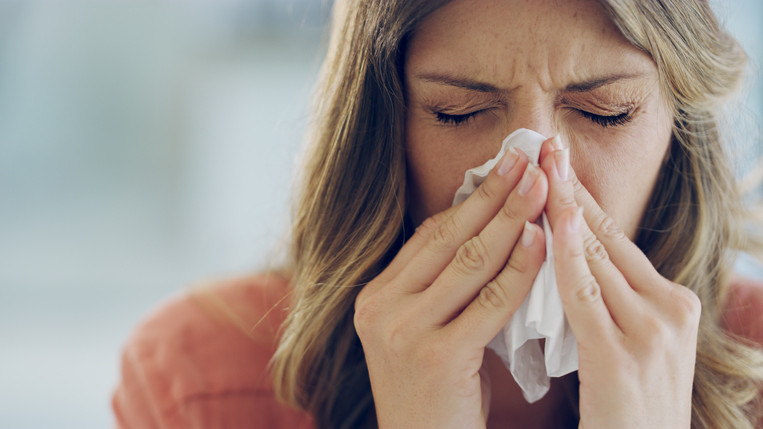 Nehéz időszak vár az allergiásokra: nem elég a pollenszezon, támad az influenza is