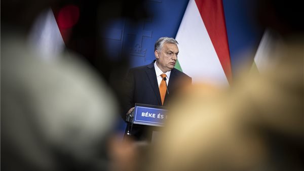 Rendkívüli! Elárulta Orbán Viktor, mi lesz a családtámogatásokkal és a rezsicsökkentéssel