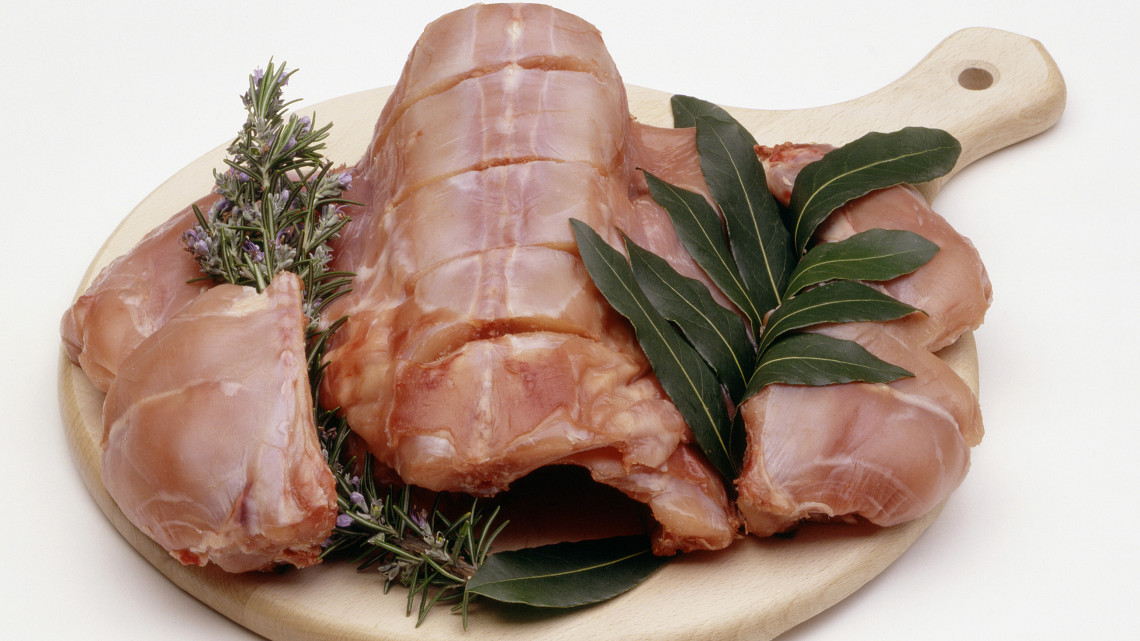 Ilyen húst esznek idén húsvétkor a tehetős magyarok: nem vicc, ez lett a luxus