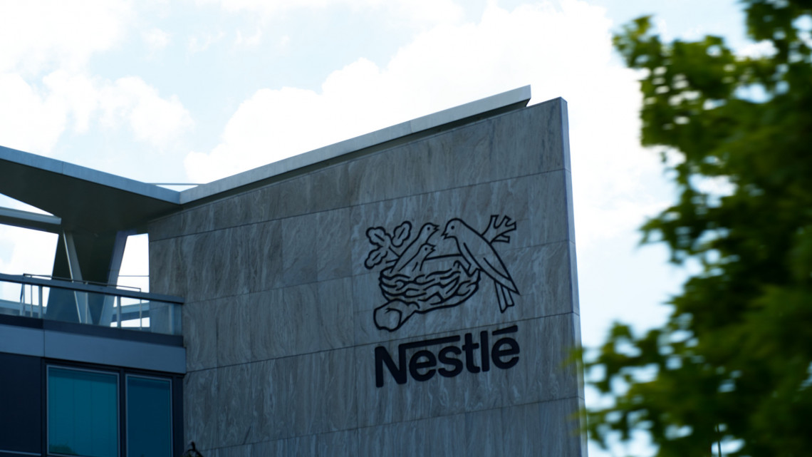 Több mint 100 új munkahelyet jelent: hiányszakmákban indít duális képzést a Nestlé