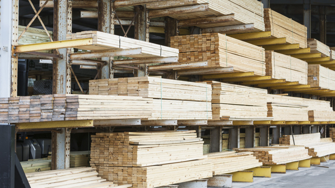 Milliókkal fizet rá, aki most építkezik: megállíthatatlan a faanyagok árnövekedése