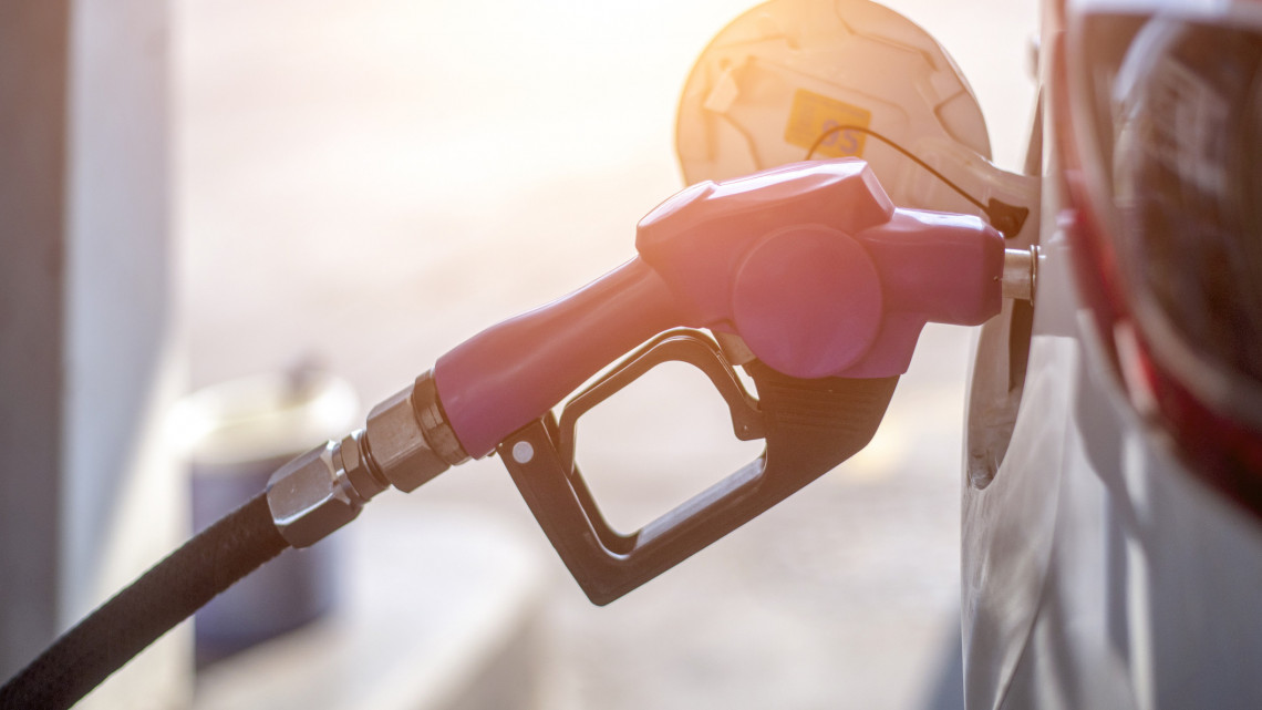 Beütött az üzemanyaghiány: már közel száz benzinkúton nem lehet tankolni