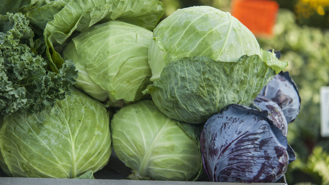 Őrült drágulás a vidéki piacokon: borsos áron adják a magyarok kedvenc őszi zöldségét
