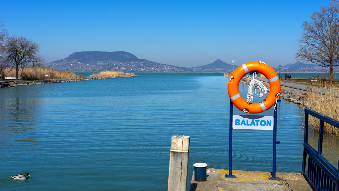 Ezt okozta a rengeteg esőzés: így áll most a Balaton és a Velencei-tó, mégis van remény?