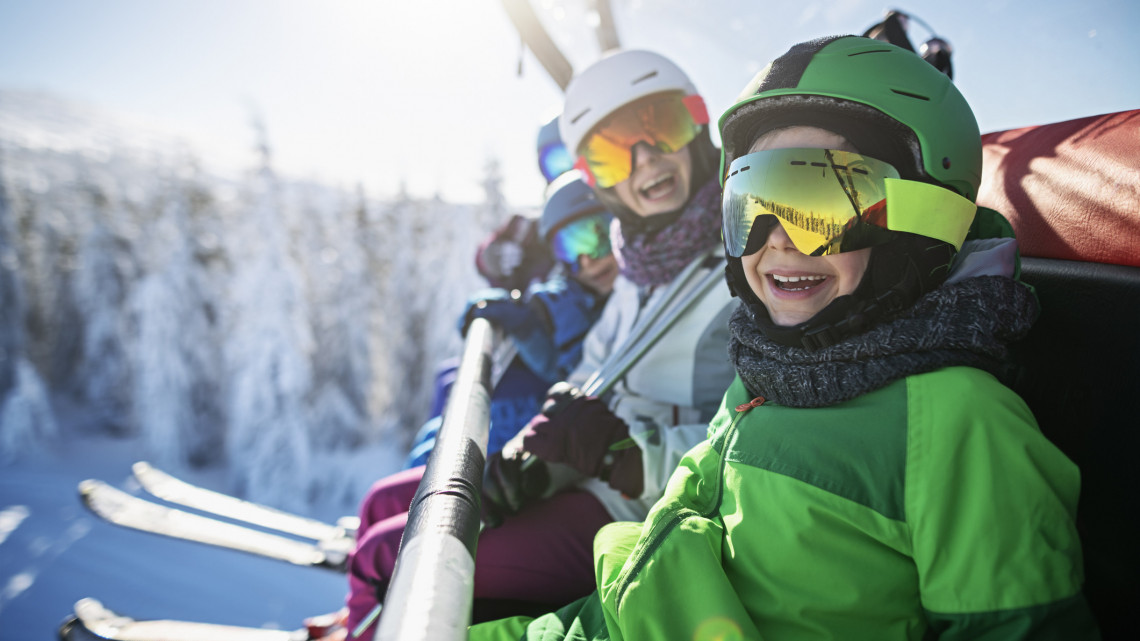 Dübörögnek a hóágyúk, közeleg a hazai nyitás: ezt kell tudni a síelni, snowboardozni vágyóknak