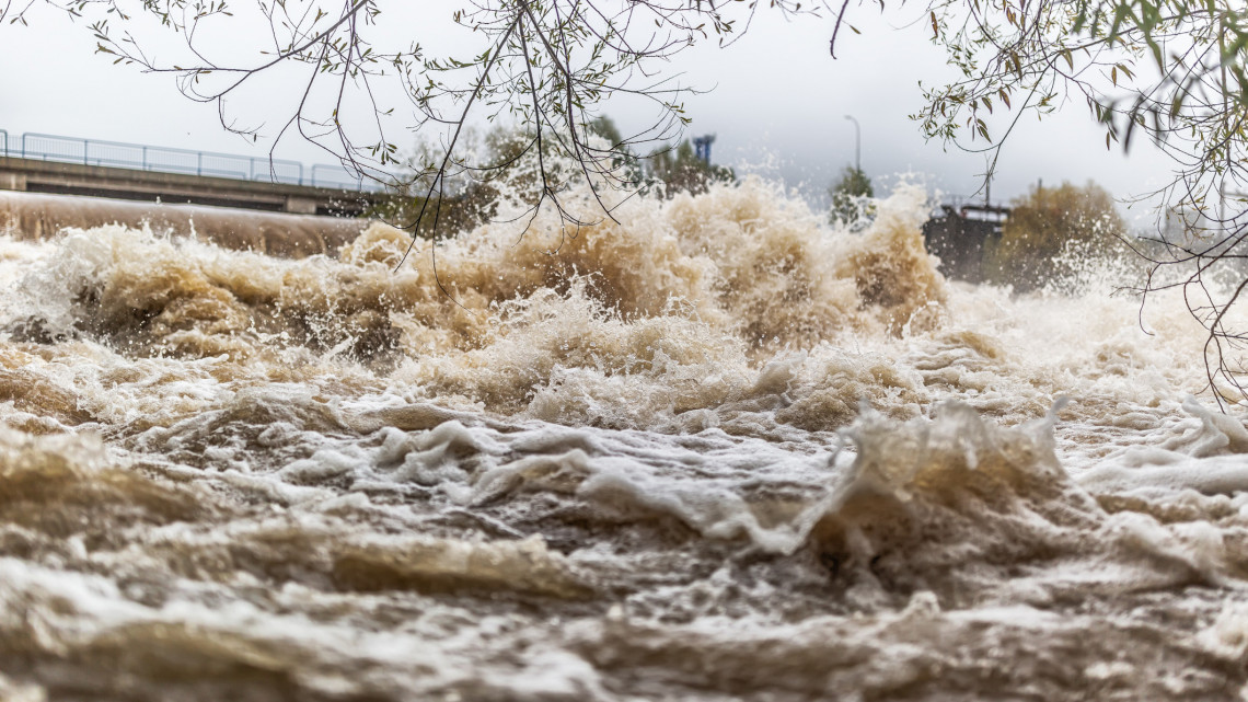 Szörnyű tragédiát okozott a villámárvíz Hevesben: két ember odaveszett + Videó
