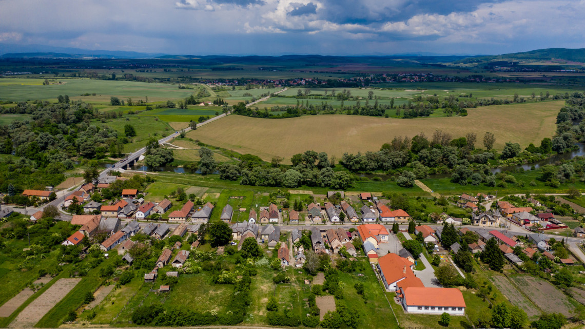 Tömegével veszik a hollandok a házakat ebben a magyar megyében: mire készülnek?