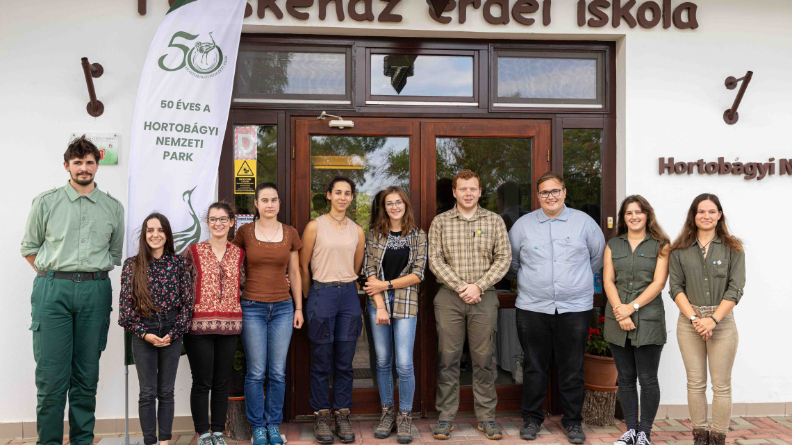 Egyre több magyar fiatal vállalja a feladatokat: ez csábítja őket a hazai nemzeti parkokba