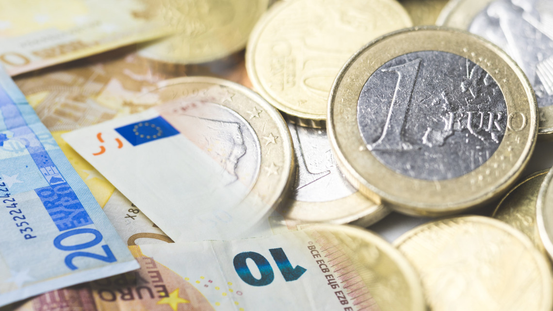 Soha nem volt ennyire lemaradva Magyarország: bevezetik az eurót?
