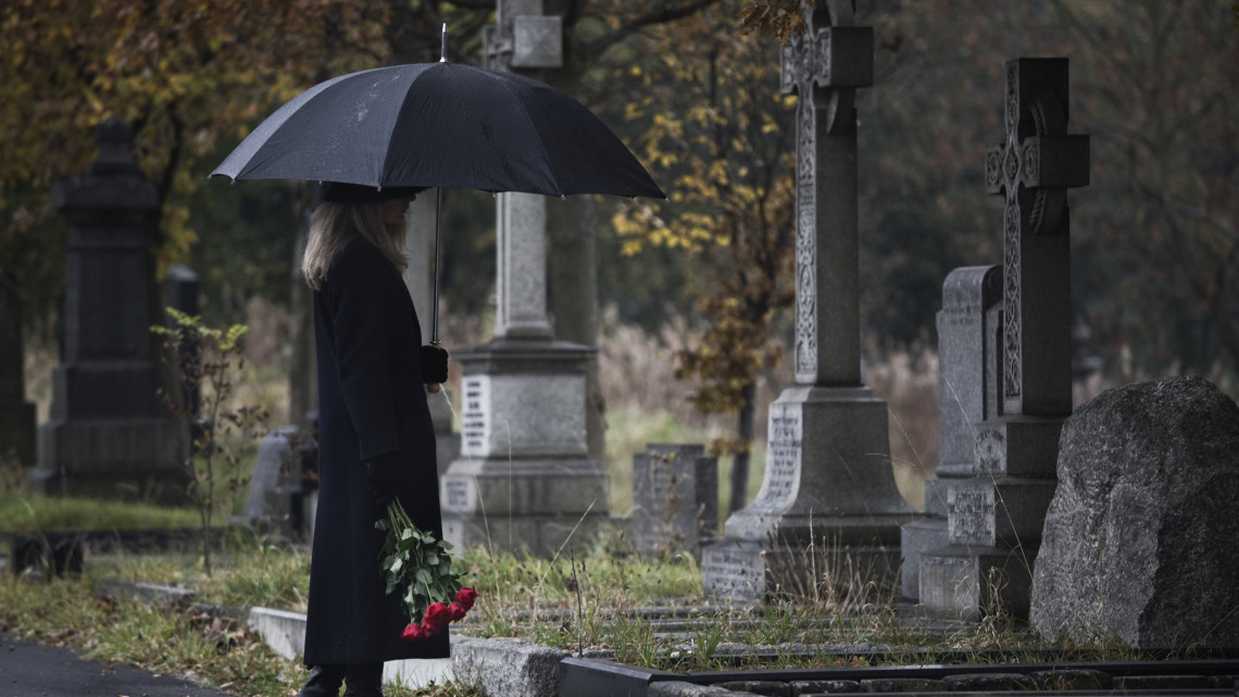 Veszélyes horda portyázik a magyar temetőkben: törnek-zúznak, visznek, amit érnek
