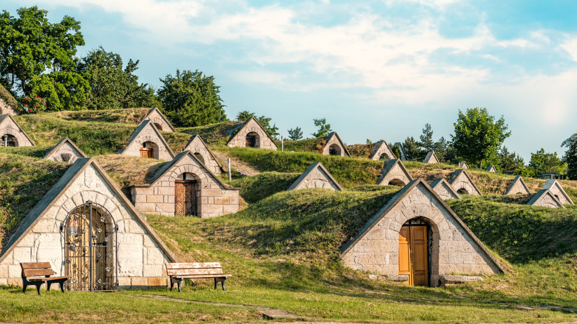 Teljesen megújul a magyar bor fővárosa: 1000 négyzetméternyi történelmi ingatlan szépül meg