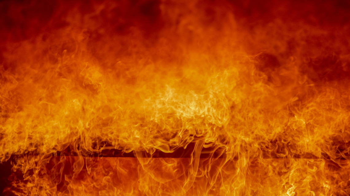 Szörnyű tragédia: szenteste előtt égett le egy háromgyerekes család háza Csongrádon