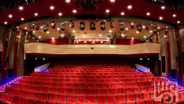 Így élte túl a rezsikatasztrófát és Jordán Tamás búcsúját a vidék egyik legnépszerűbb színháza