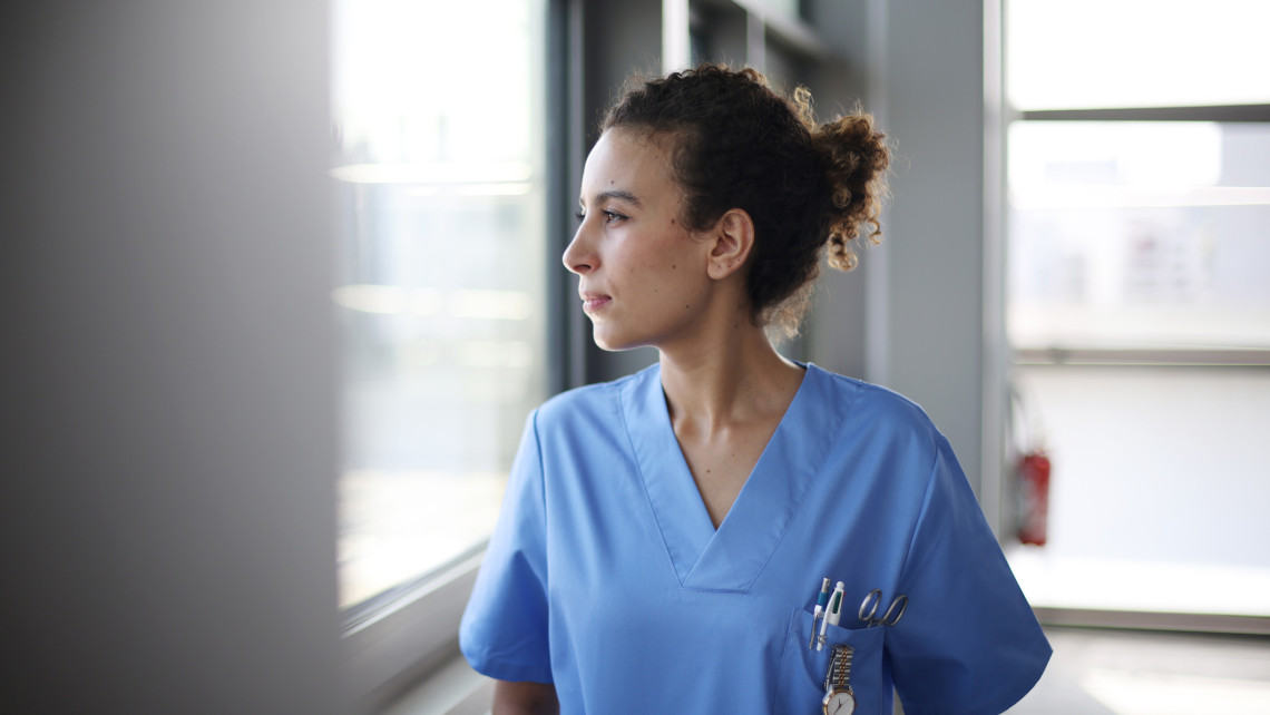 Emelkedik az egészségügyi dolgozók bére: őrület, mennyit keres most egy kórházi ápoló