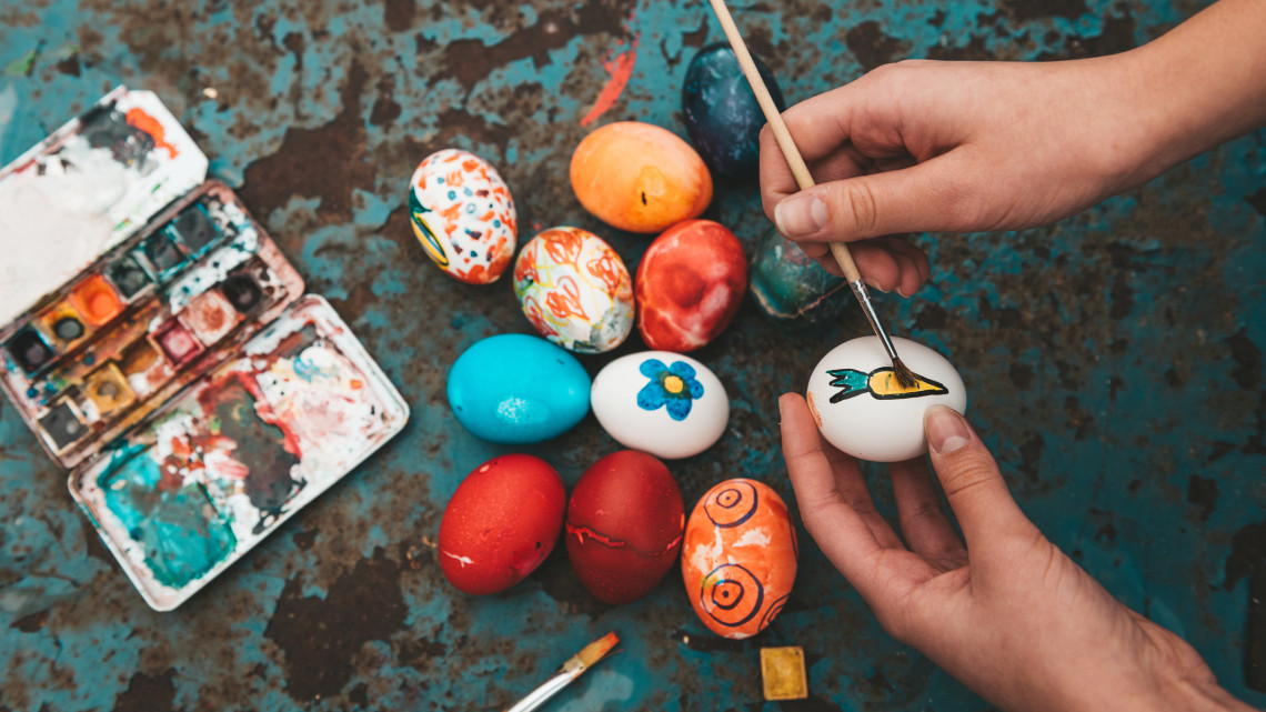 Nem megy ki a divatból a tojásfestés: ilyen programokkal készül húsvétra a vidéki tojásmúzeum