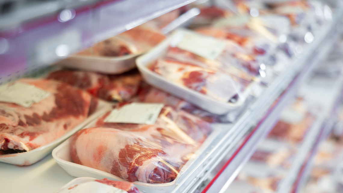 Kemény idők jönnek a boltokban: ezeket a húsokat engedhetik meg maguknak a magyarok