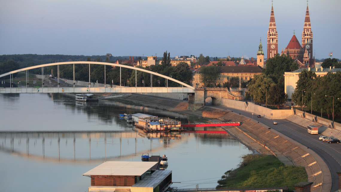 Robbanás rázta meg Szegedet: egy egész család vált hajléktalanná