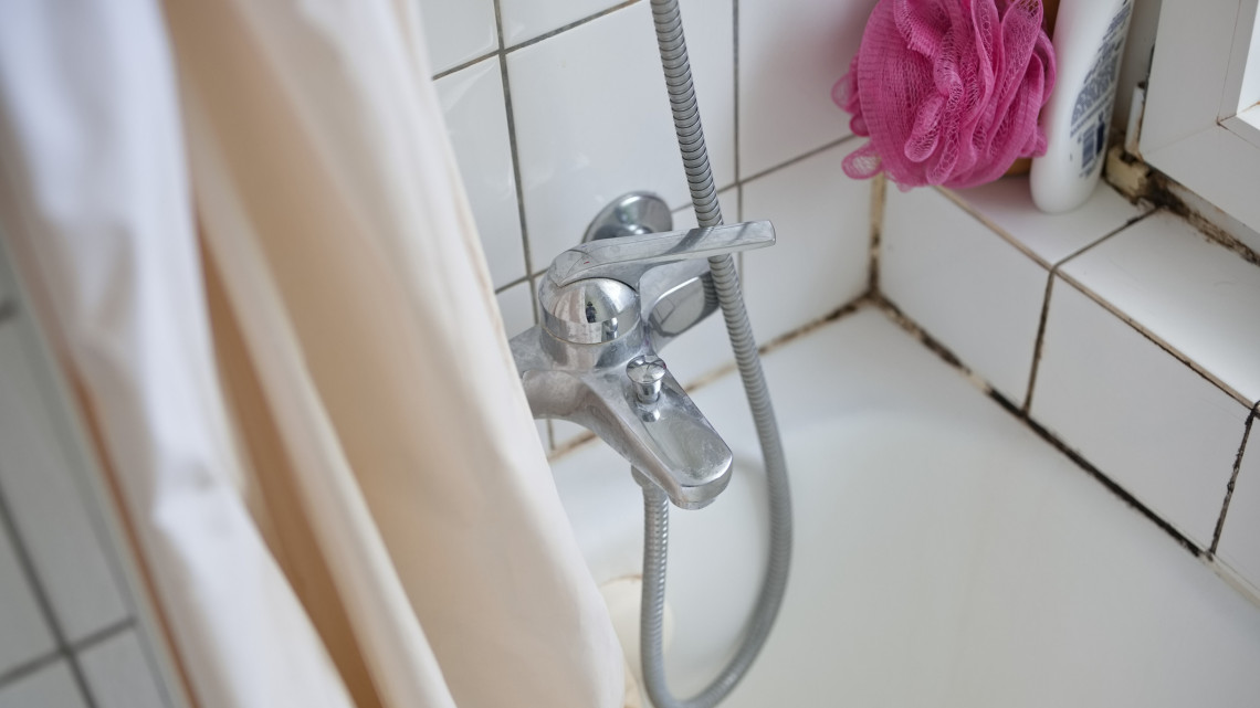 Veszélyes baktérium bukkant fel a magyar fürdőszobákban: sokan nem sejtik, az egészséged múlhat rajta